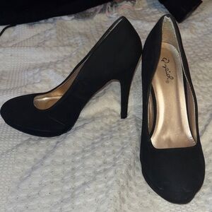 Qupid Classic Black Suede Heels